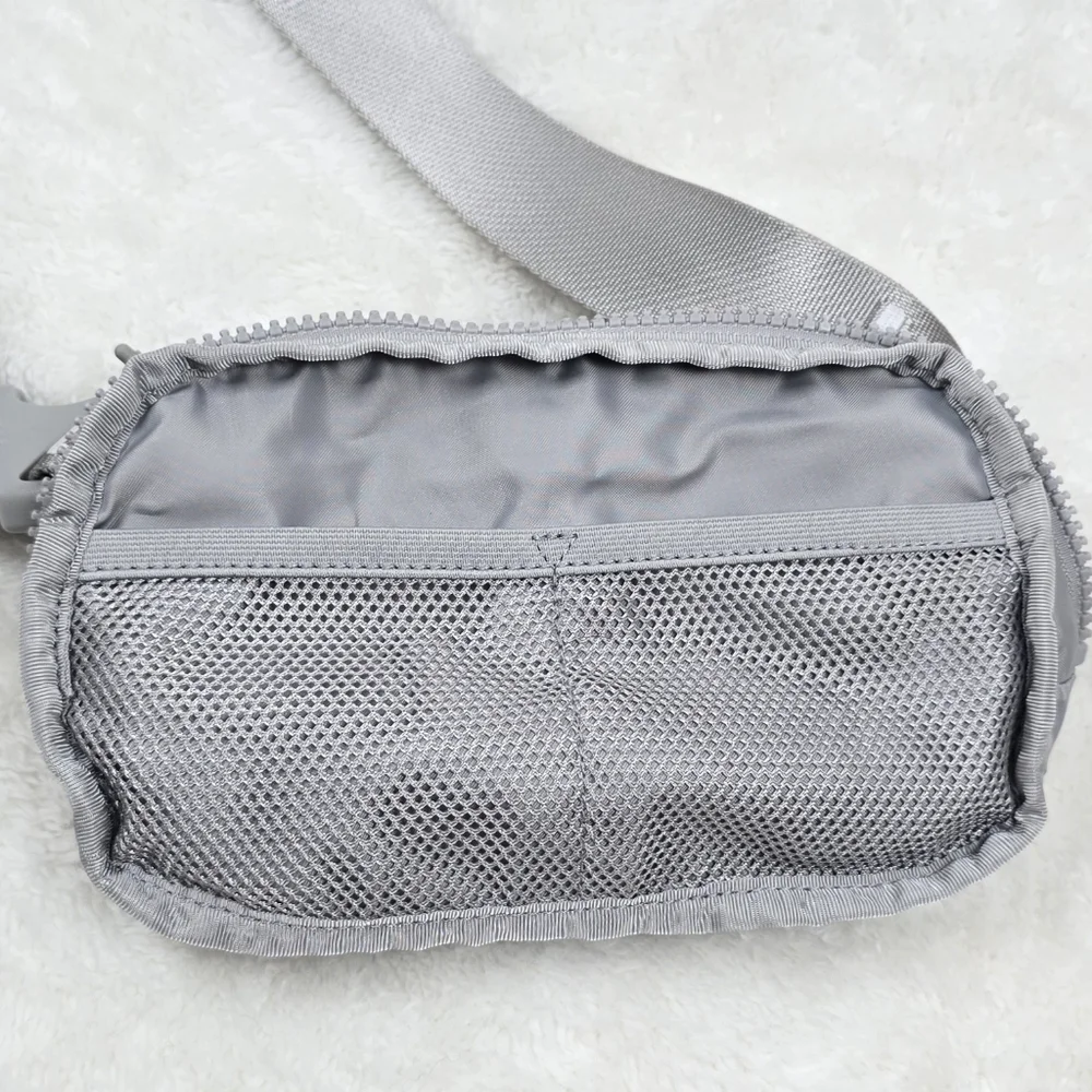 Lululemon Everyday Belt Crossbody Fanny Bag Silver Drop And White Logo 1L - Picture 9 of 12